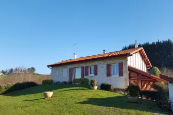 Villa de 105 m² habitable de 1995 sur 3000 m² de terrain - 20 mn de Bayonne - Pays basque