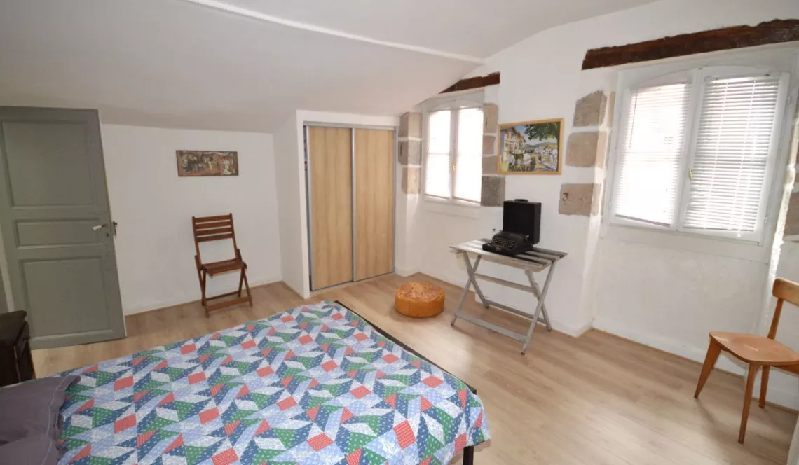 RARE sur Bayonne Immeuble 4 chambres de 125 m² H + garage à 300 mètres de la Cathédrale
