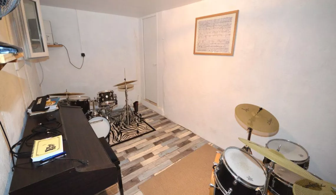 RARE sur Bayonne Immeuble 4 chambres de 125 m² H + garage à 300 mètres de la Cathédrale