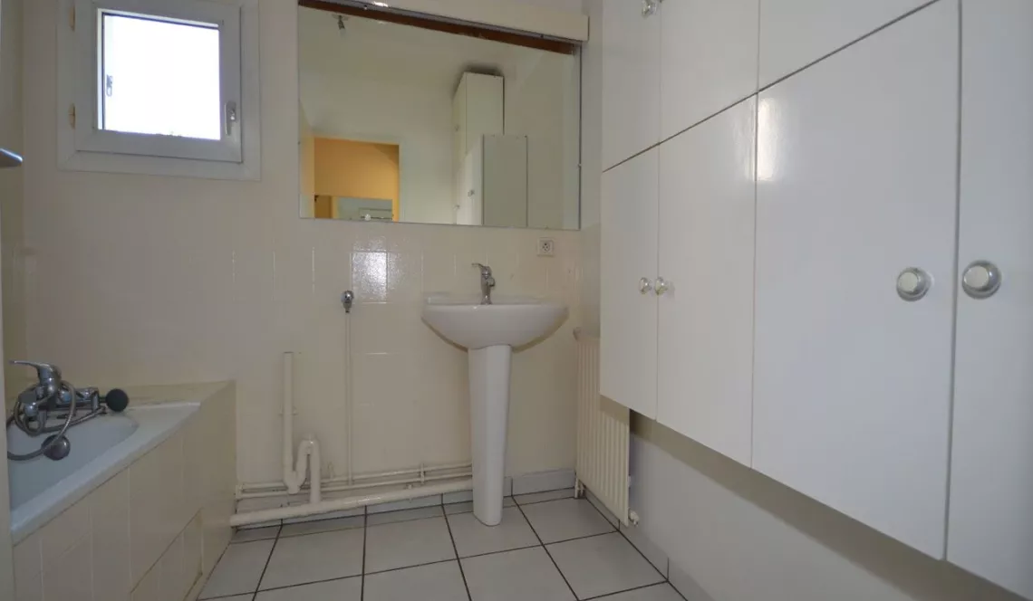 Anglet au calme dans une impasse - Type 4 de 82 m² habitable avec jardin de 50 m² + cave