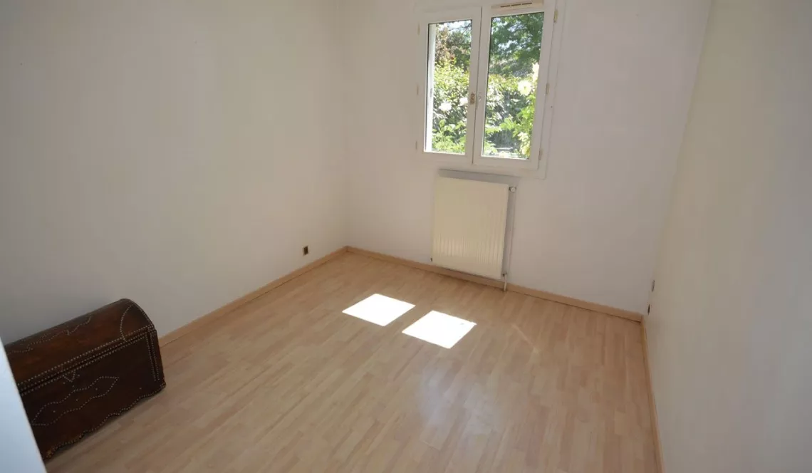 Anglet au calme dans une impasse - Type 4 de 82 m² habitable avec jardin de 50 m² + cave