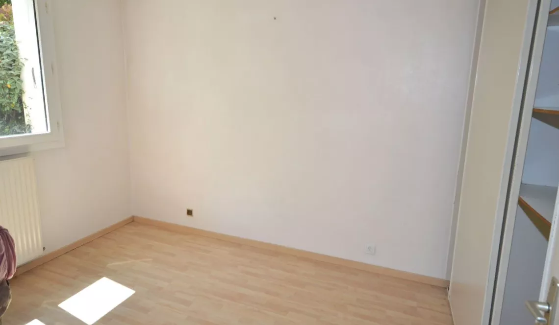 Anglet au calme dans une impasse - Type 4 de 82 m² habitable avec jardin de 50 m² + cave