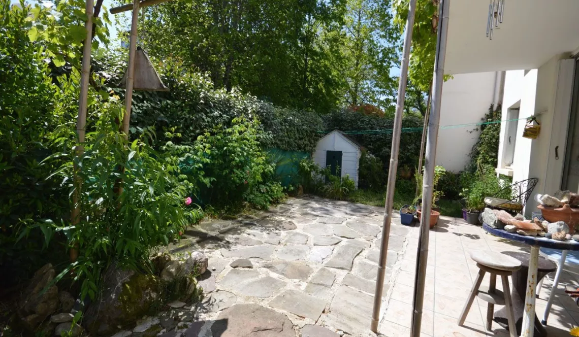 Anglet au calme dans une impasse - Type 4 de 82 m² habitable avec jardin de 50 m² + cave