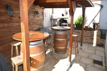 Anglet proche commerces maison type 3 de plain pied en parfait état + courette + 2 abris voiture