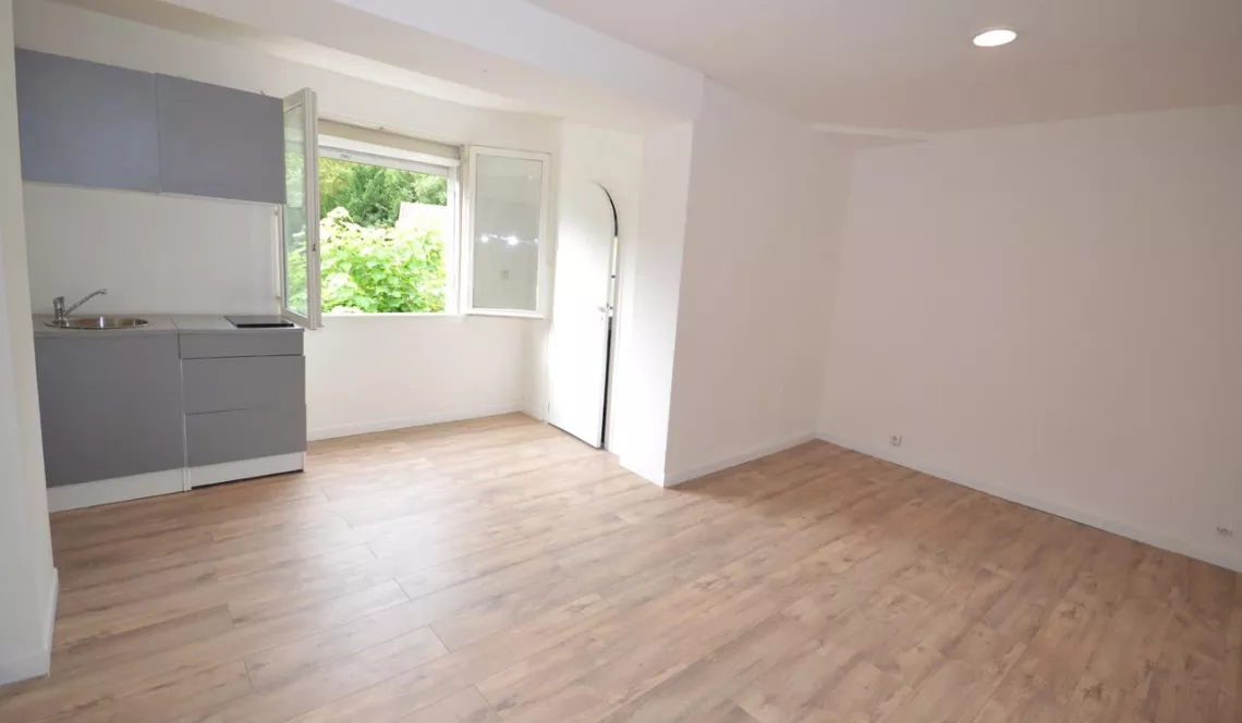 Exclusivité Biarritz Aguiléra - Studio de 28 m² habitable plein sud + parking + cave