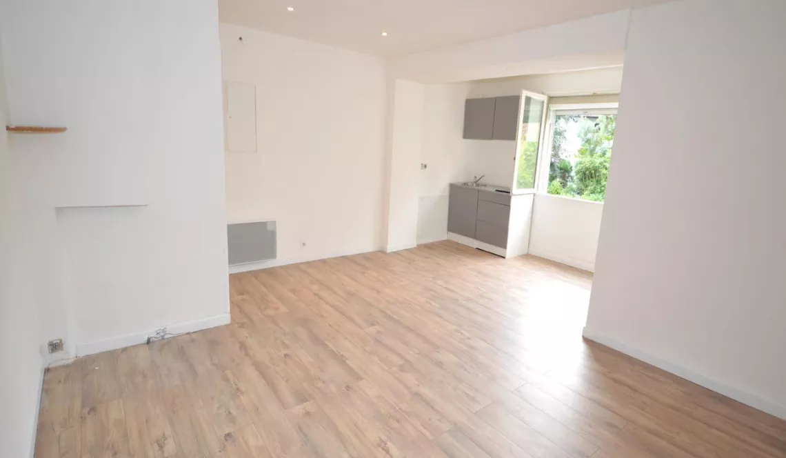 Exclusivité Biarritz Aguiléra - Studio de 28 m² habitable plein sud + parking + cave