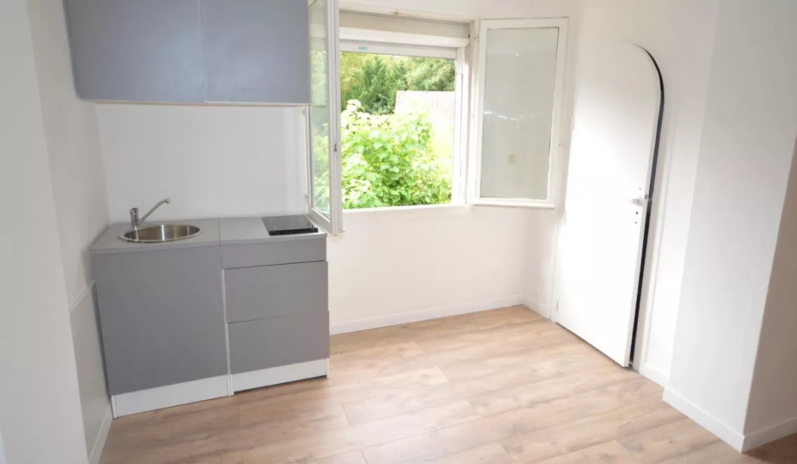 Exclusivité Biarritz Aguiléra - Studio de 28 m² habitable plein sud + parking + cave