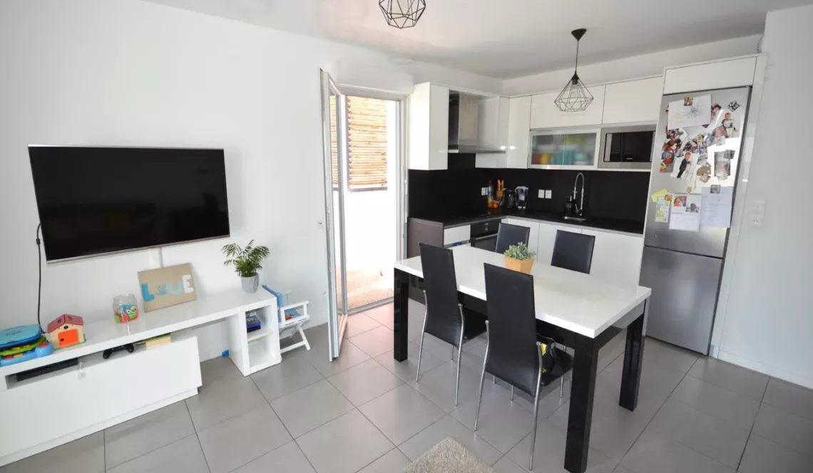 Bayonne - Lumineux type 4 de 79 m² H de 2015 avec terrasse, balcon, 2 parkings + cave