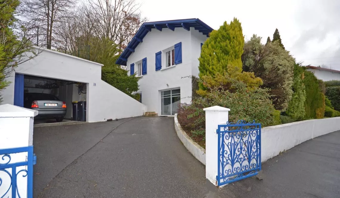 Maison à St Pierre d’irube 5 chambres de 132 m² habitable de 1980 sur 878 m² de terrain