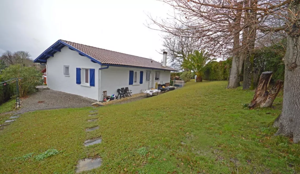 Maison à St Pierre d’irube 5 chambres de 132 m² habitable de 1980 sur 878 m² de terrain