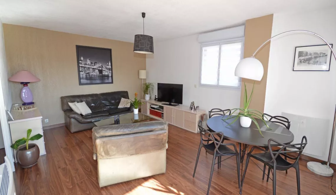 Superbe T3 en dernier étage à Bayonne de 90 m² habitable avec terrasse, garage et cave