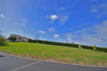 A 10 km de Bayonne à Urcuit - Terrain constructible de 1 385 m² à viabiliser + tout à l’égout