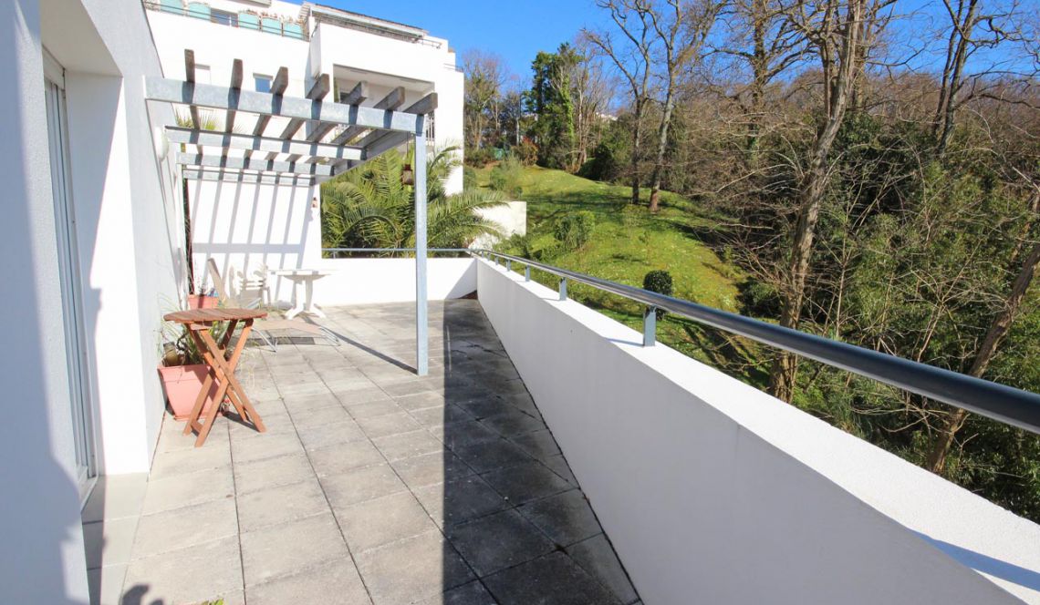 Bayonne - Appartement Type 3 avec terrasse de 75 m² habitable offrant une belle vue dégagée !