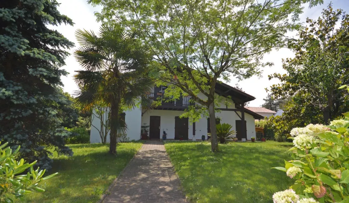 Anglet Chiberta - A deux pas du golf belle villa de + de 225 m² H sur 1500 m² de terrain