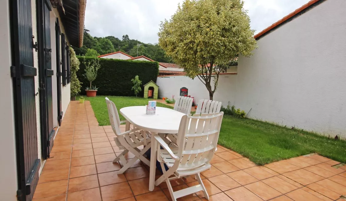 Boucau - Maison de plain pied et ses 3 chambres avec jardin de 317 m² sans vis à vis.