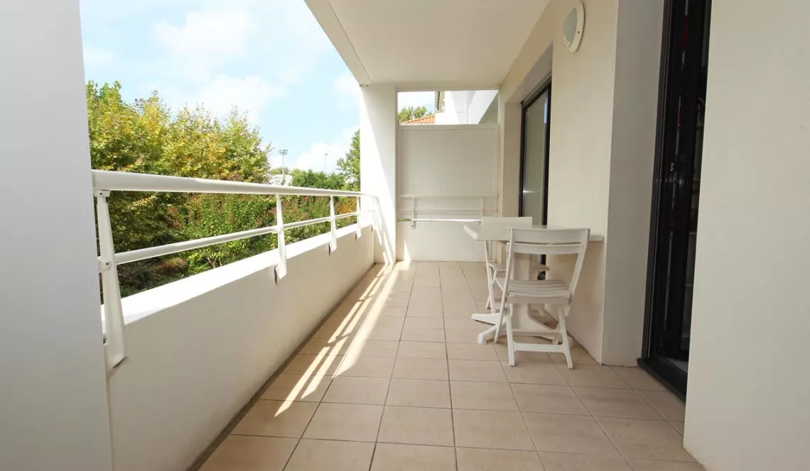 Anglet St Jean - Type 2 de 50 m² habitable avec terrasse de 16 m² + cave + box en sous-sol