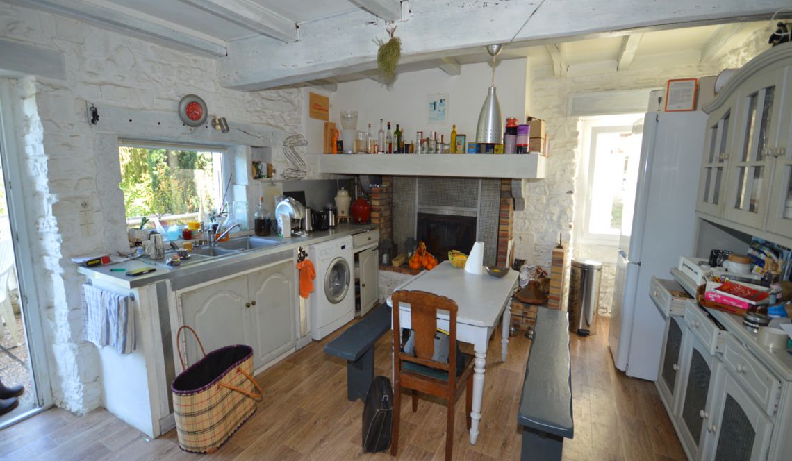 A 25 mn de Bayonne - Ferme en pierre de 135 m² H et ses 3 chambres + piscine + 3 hectares de prairies