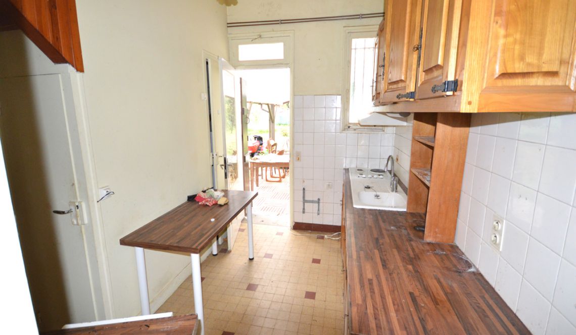 Urt proche du centre - Maison de 90 m² H à rénover sur 700 m² de terrain environ