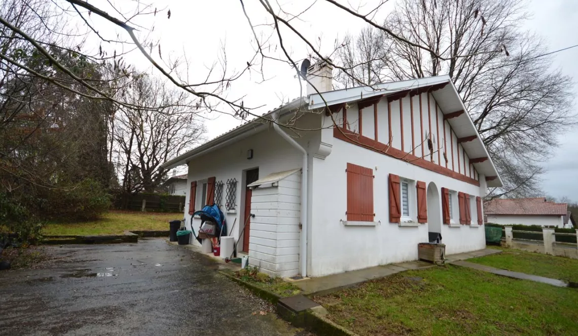 RARE à Cambo les Bains côté ARNAGA - Villa de 90 m² H et ses 4 chambres sur 972 m² de terrain