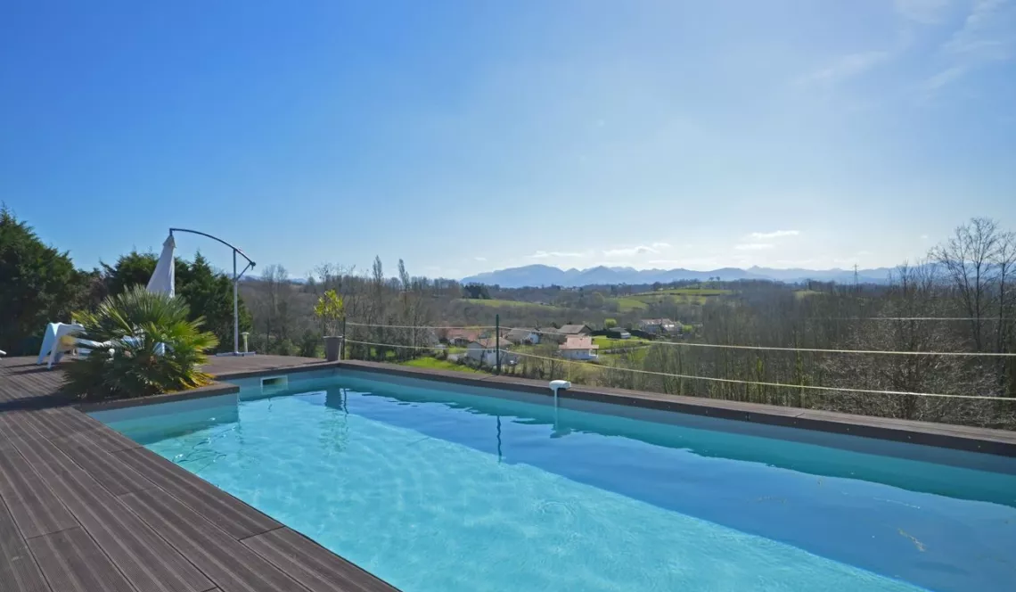 St Pierre d’Irube - Splendide villa face aux Pyrénées de 260 m² H, 6 chambres sur parcelle de 2850 m²