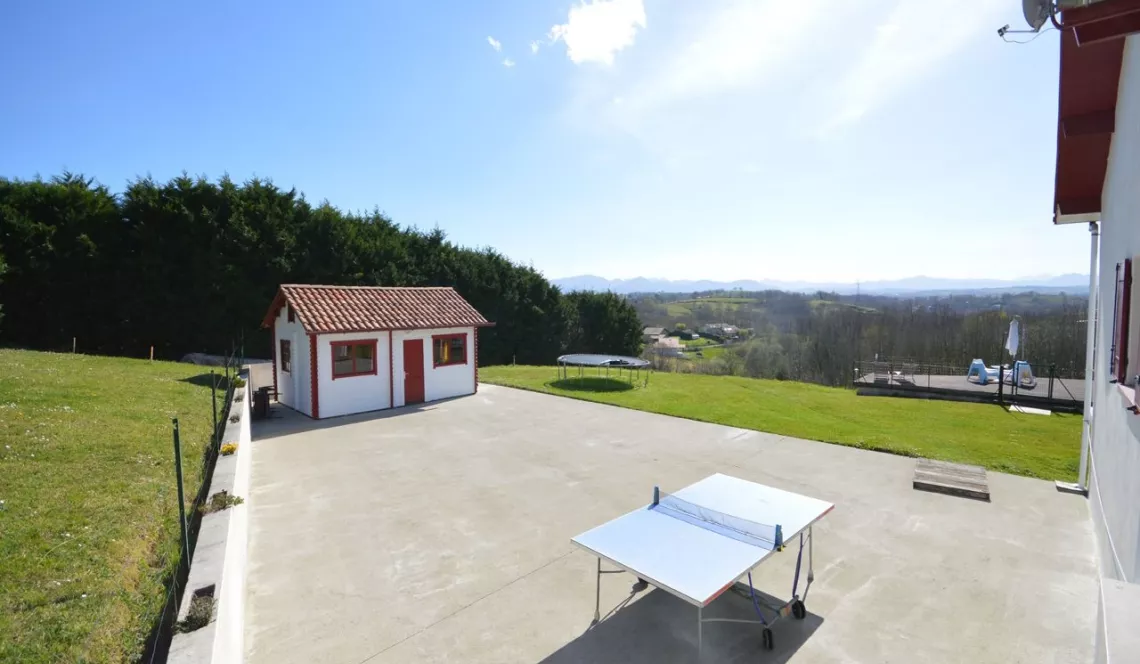 St Pierre d’Irube - Splendide villa face aux Pyrénées de 260 m² H, 6 chambres sur parcelle de 2850 m²