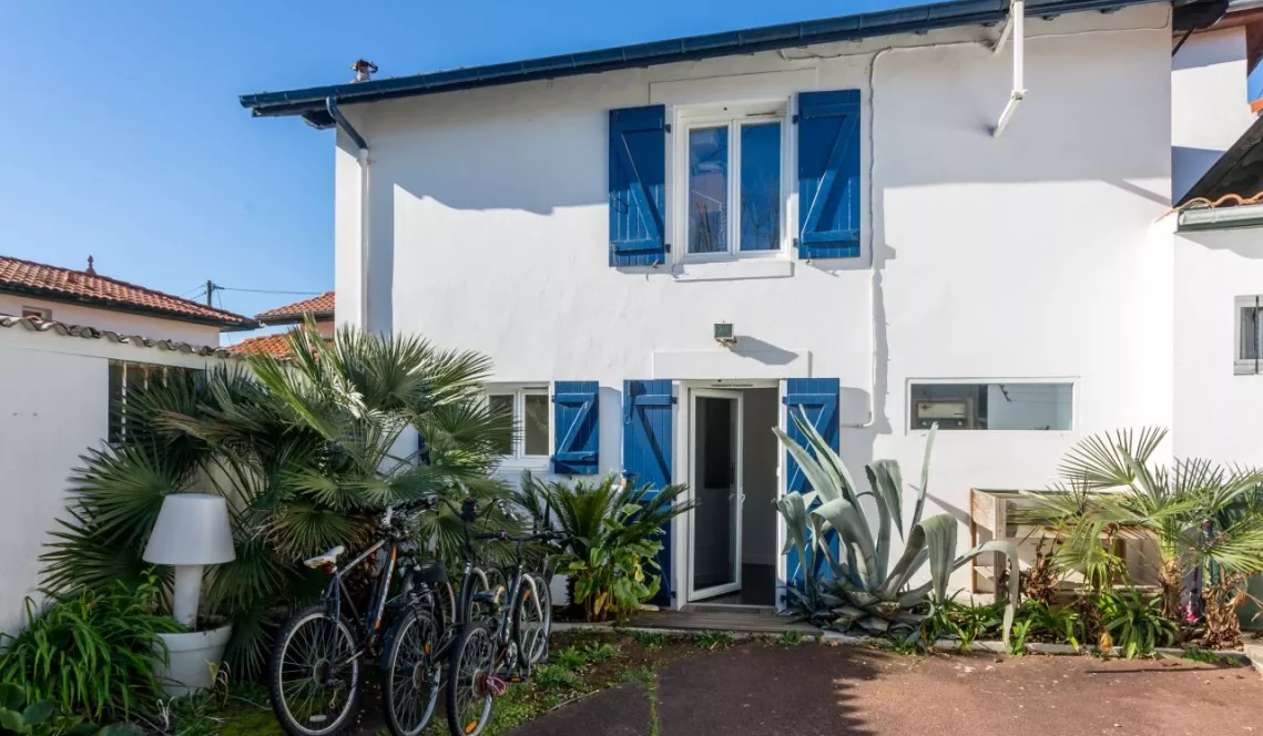 RARE à Anglet 5 Cantons - Villa de 66 m² habitable rénovée, 2 chambres + terrasse