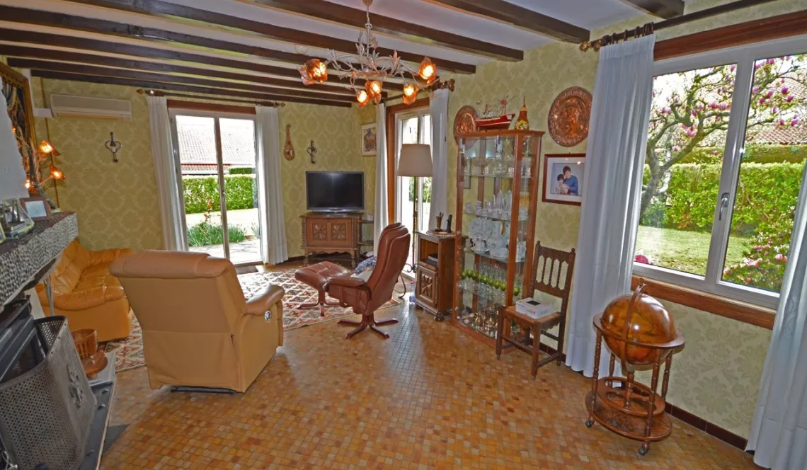 Anglet quartier calme - Villa de 160 m² habitable,3 chambres sur 750 m² de terrain piscinable