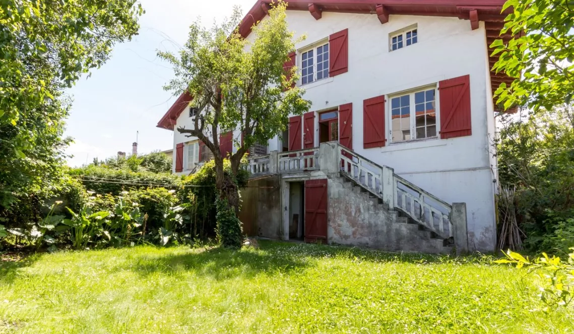 Bayonne 1 km de la Gare - Maison mitoyenne des années 30 de 106 m² H sur joli jardin à l’arrière