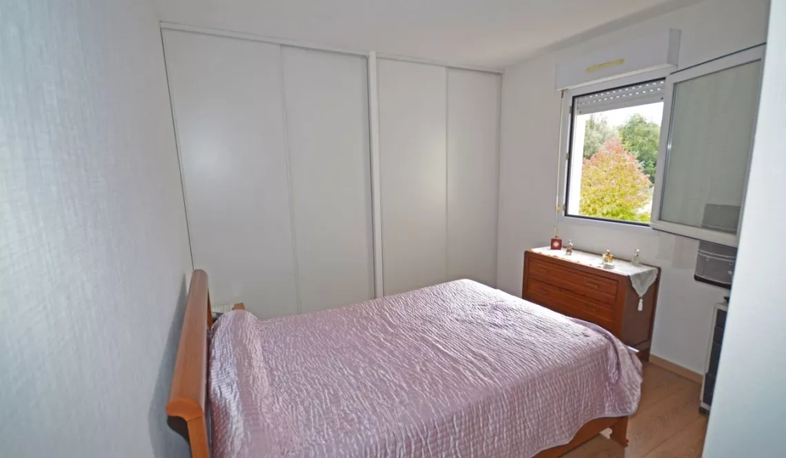 Anglet centre - Très bel appartement type 2 de 48 m² habitable avec cave et garage