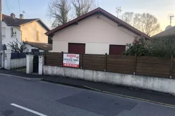RARE - Adorable petite maison à Anglet Montbrun et ses trois chambres sur 216 m² de terrain