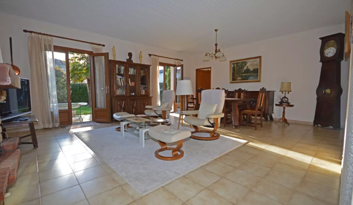 St Vincent Tyrosse proche centre ville - Villa de 1991 de 115 m² H + garage sur 694 m² de parcelle