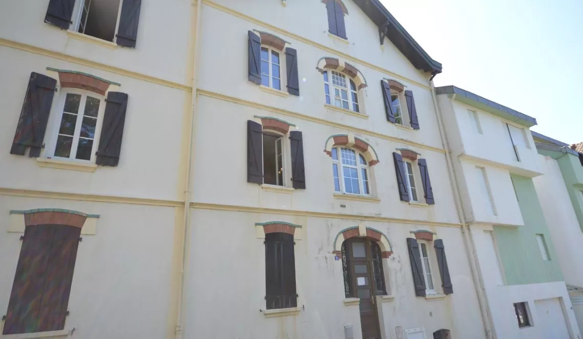 Biarritz St Charles - Type 3 dans maison ancienne de 59 m² au sol pour 51,24 m² loi carrez plus cave