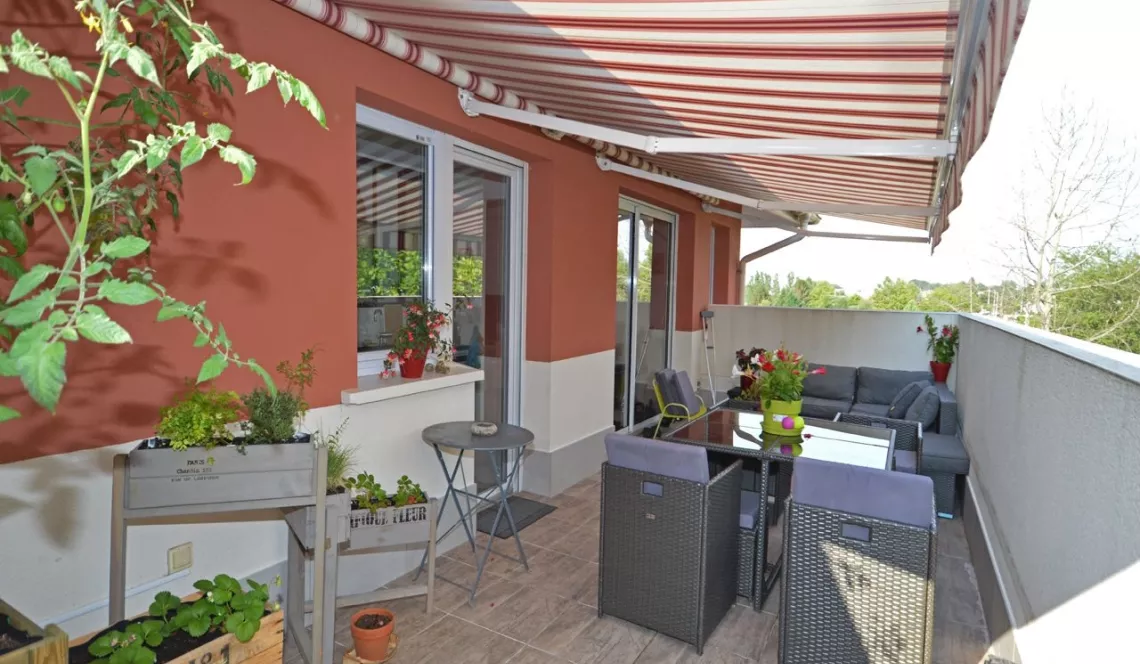A Bayonne - Superbe F3/4 de 91 m² habitable, terrasse sud de 22 m² + garage + parking extérieur