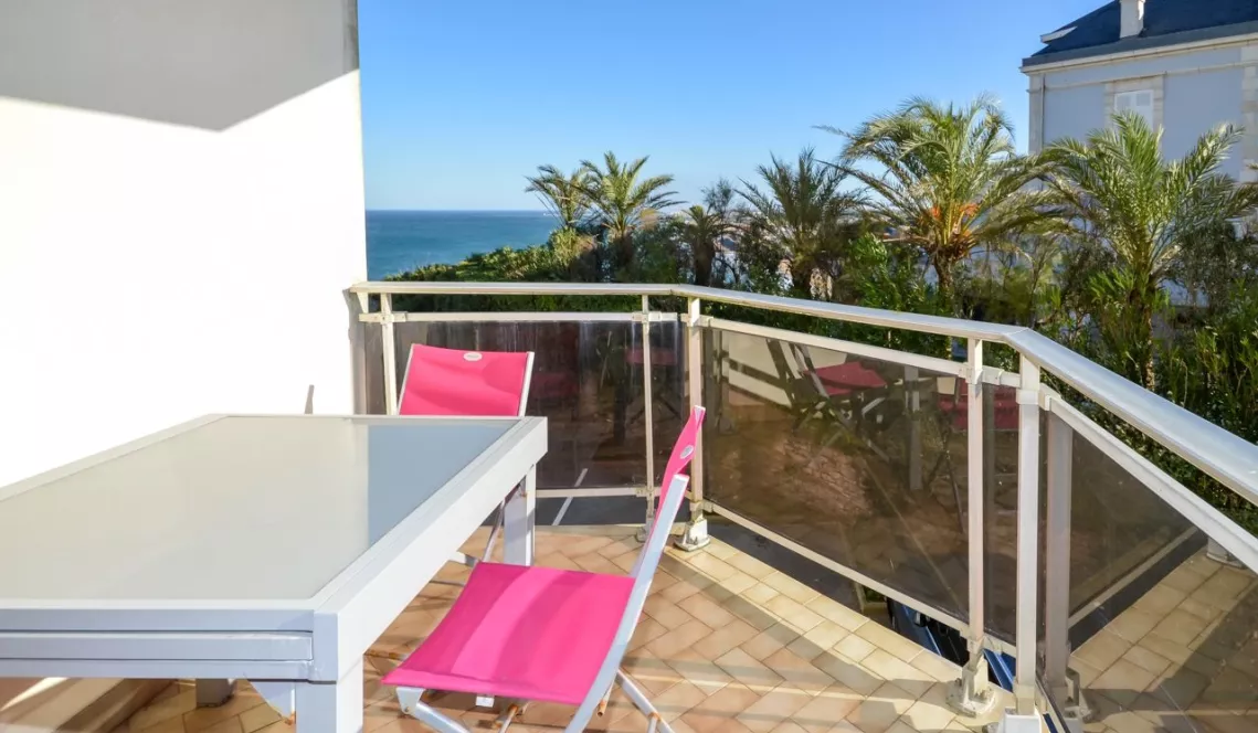 Biarritz le phare - Vue mer pour ce F2 entièrement rénové vendu meublé de 40 m² H + terrasse + cave