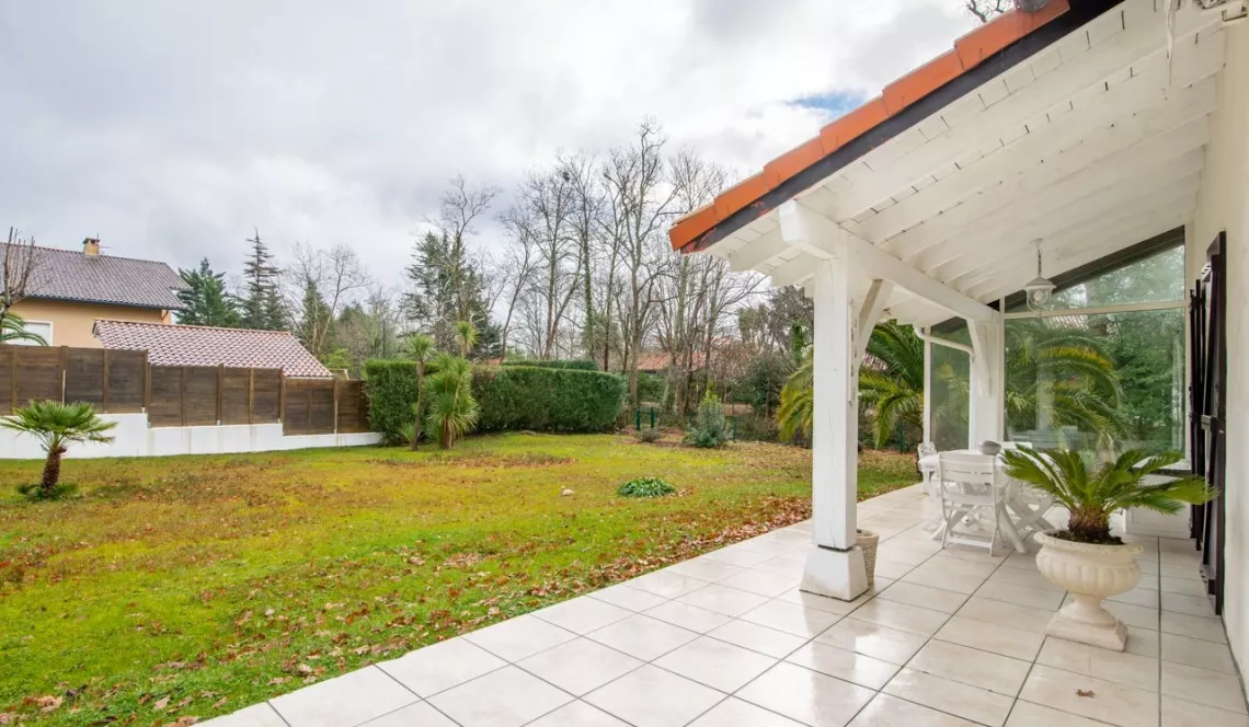 Anglet Domaine de Brindos - Villa de 1986 de 120 m² H, 3 chs + bureau + garage sur 1254 m² de terrain