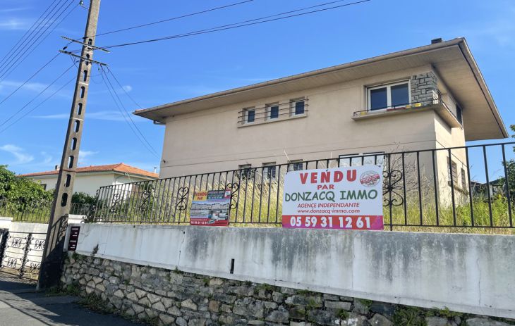 Camiade/Montbrun - Maison des années 60 de 148 m² H, 2 apparts indépts sur 648 m² de terrain