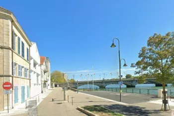 Bayonne St Esprit - Type 3 + bureau de 77 m² habitable + cave dans petite copropriété