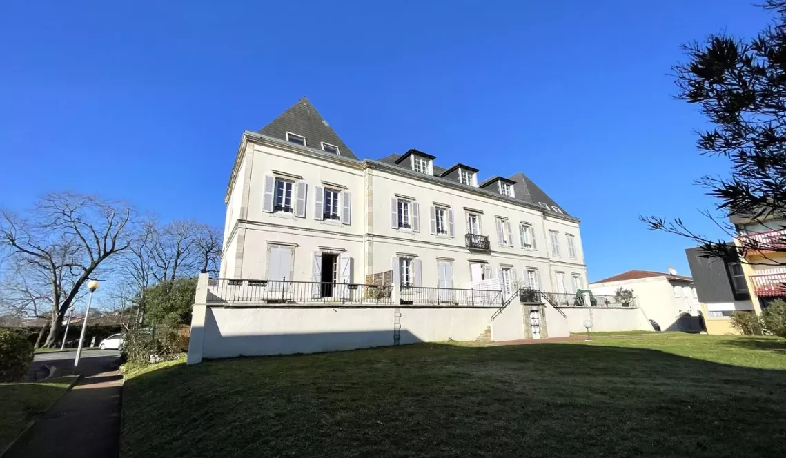 Anglet Hardoy/Tivoli - Type 3 de 60 m² habitable + terrasse de 26 m² + cave + place de parking