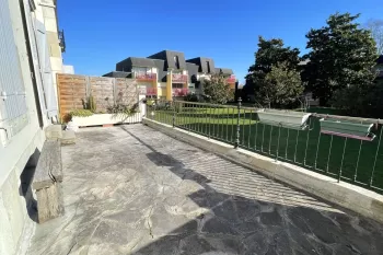 Anglet Hardoy/Tivoli - Type 3 de 60 m² habitable + terrasse de 26 m² + cave + place de parking