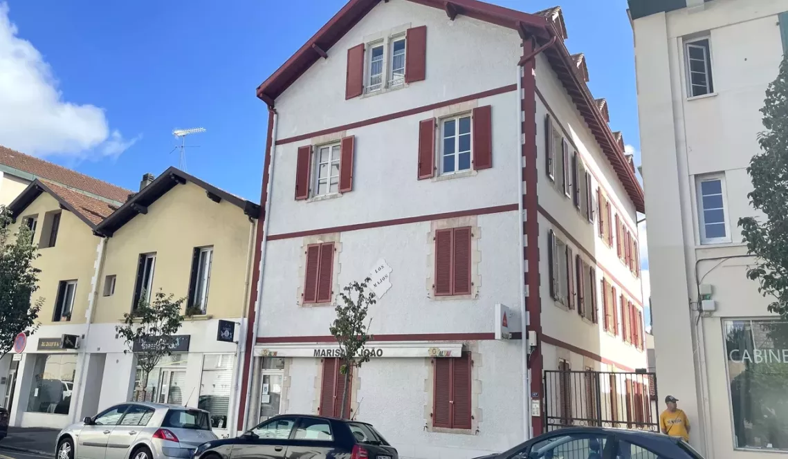 St Esprit - Type 2 de 57 m² H entièrement refait et meublé + cave dans petite copropriété