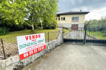 Ondres plage - Villa des années 70 de 181 m² habitable, 6 chambres sur 1375 m² de terrain et piscine à l’abri des regards