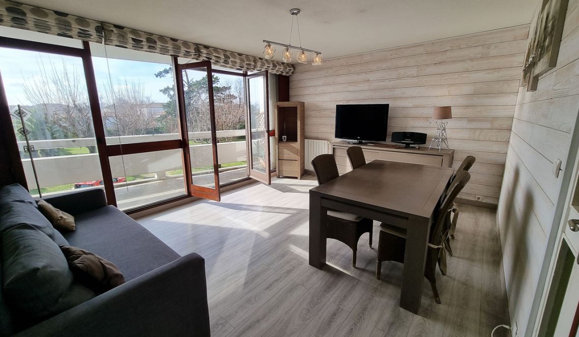 Anglet Hardoy/Tivoli - F5 de 92 m² habitable en parfait état, 4 chambres + terrasse + balcons avec vue sur parc