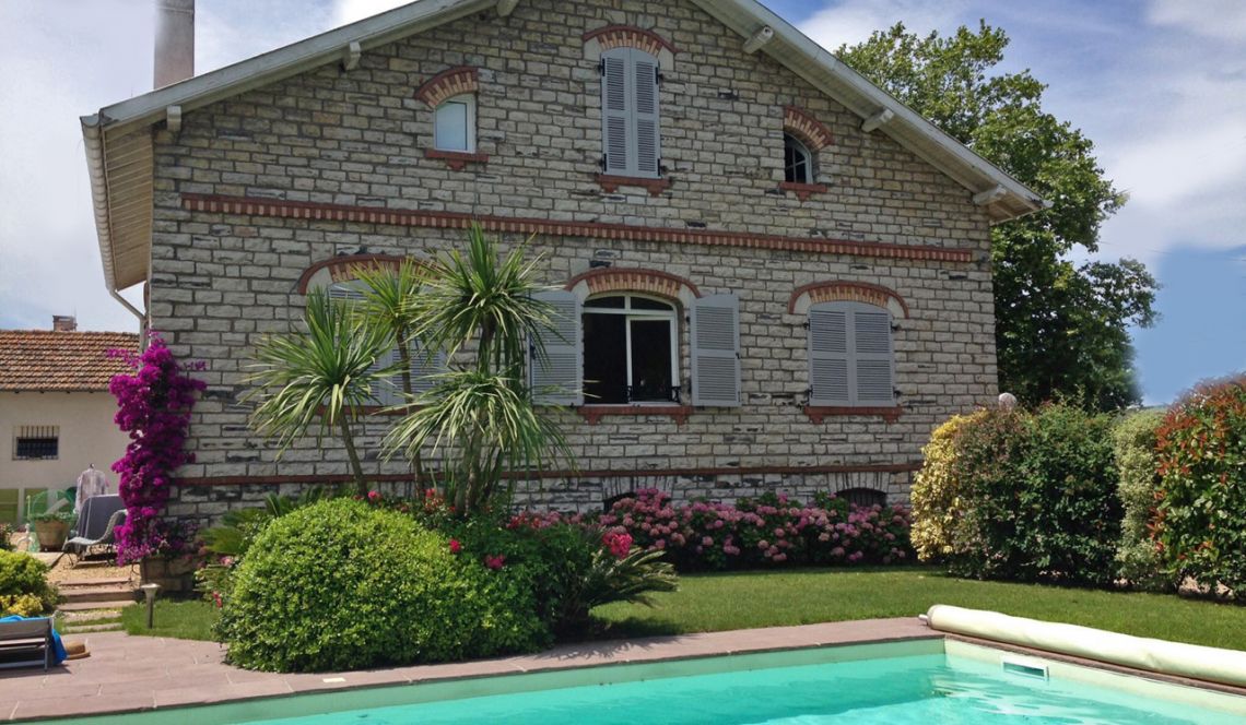 Blancpignon/Montbrun - Maison d’architecte de 230 m² H + annexe sur parcelle de 1083 m² avec piscine