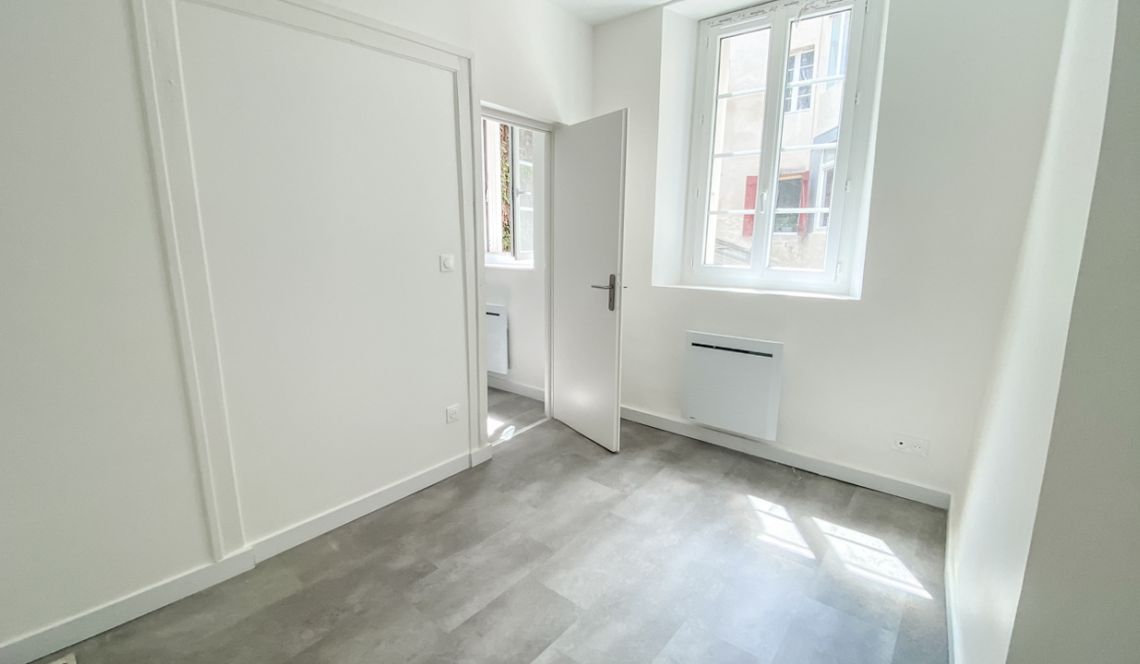 Bayonne La Gare - Type 2 bis de 39 m² habitable en parfait état