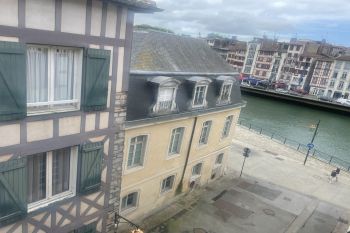 Petit Bayonne - Immeuble de rapport d’environ 220 m² habitable sur 5 étages, 6 lots avec local commercial dont 5 loués