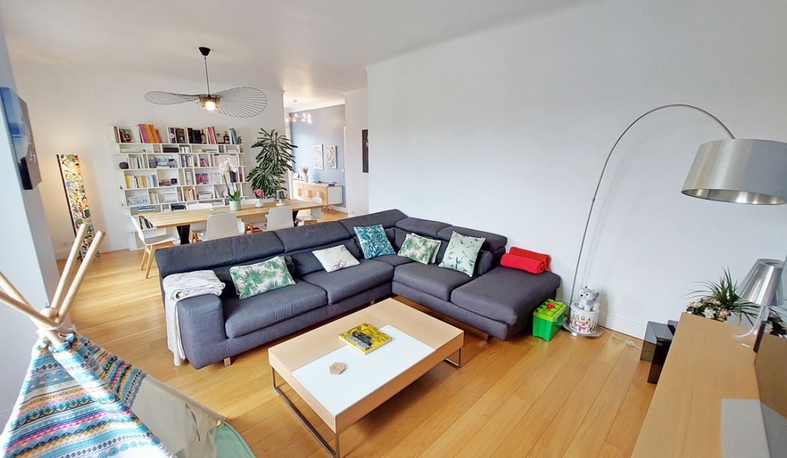 Bayonne les Arènes - Dernier étage pour ce bel F4 de 110 m² habitable dans copropriété de 2 lots + balcon + garage