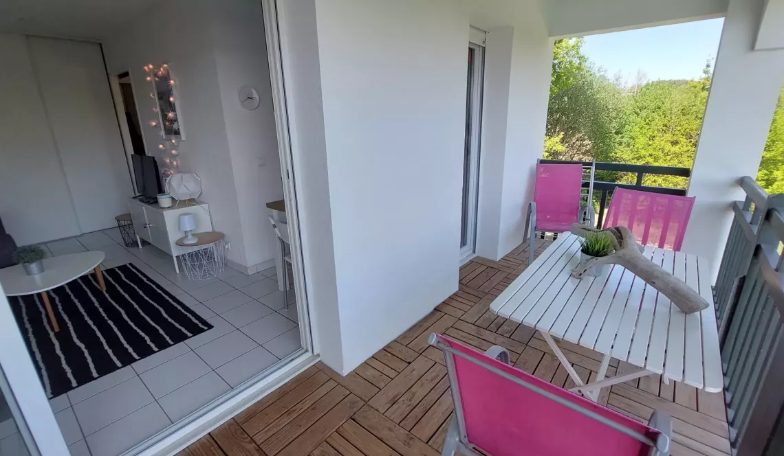 Bidart - Dernier étage et jolie vue montagne pour ce type 2 de 32 m² H + terrasse + cave + parking privé 