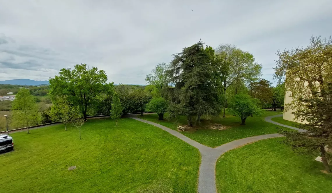 St Pierre d’Irube la Quiéta - Vue dégagée et imprenable sur les Pyrénées pour ce type 4 de 96 m² habitable à rénover