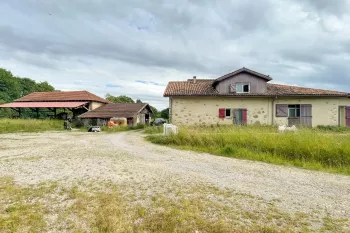 20 minutes de Bayonne - Belle ferme rénovée de 400 m² habitable, séjour de 90 m², 6 chambres sur 1,7 hectares