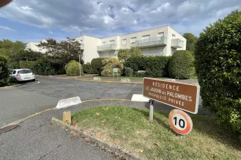 Anglet Aritxague/Girouette, type 3 de 71 m² habitable à rafraîchir + terrasse + jardin + garage